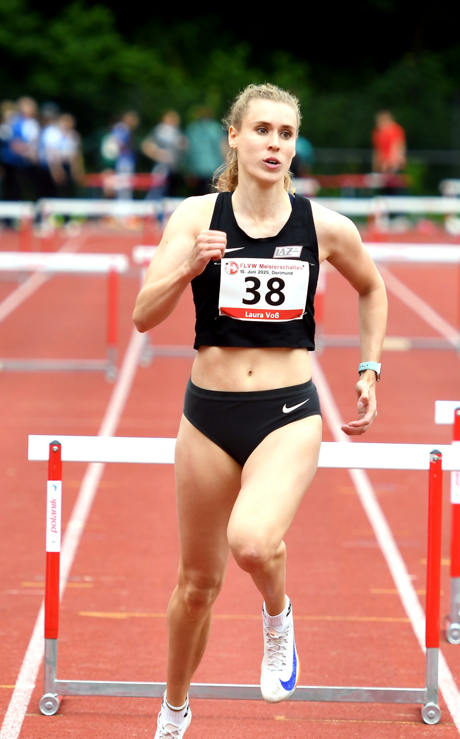 400-Meter-Hürdenläuferin Laura Voß vom LAZ Soest hofft im ausverkauften Stadion bei der Deutschen Meisterschaft in Dresden auf eine neue persönliche Bestzeit. Foto: Bottin
