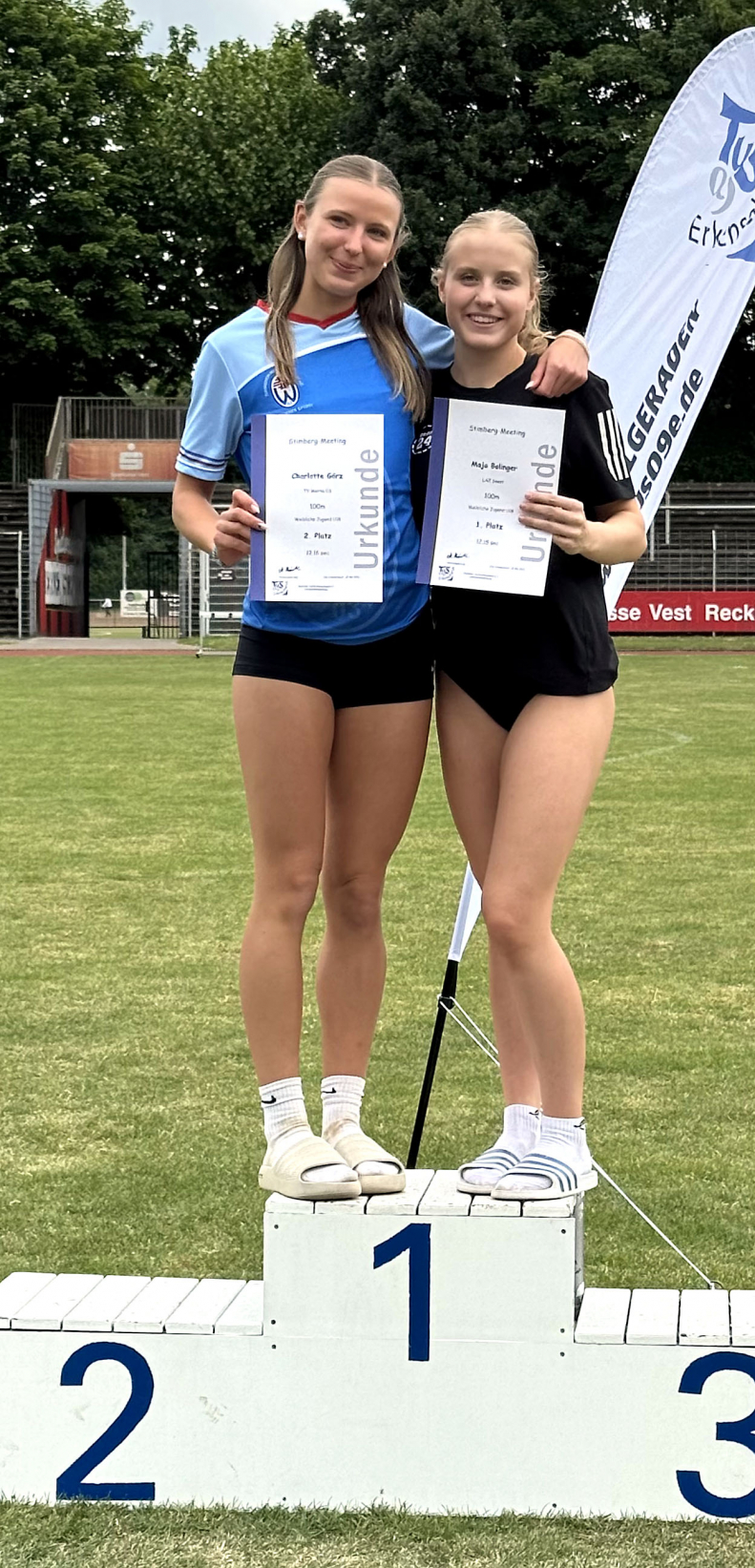 Duell auf Augenhöhe: Maja Bolinger (rechts) vom LAZ Soest pulverisierte in einem spannenden Zweikampf mit Freundin Charlotte Görz vom TV Werne ihre bisherige 100-Meter-Bestzeit auf tolle 12,15 Sekunden.|||